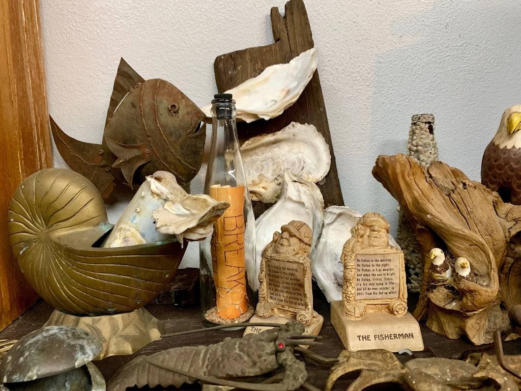 Little Eagle Seafood | restaurant | 1813 S Bayou Dr, Golden Meadow, LA 70357, USA | 9854755122 OR +1 985-475-5122