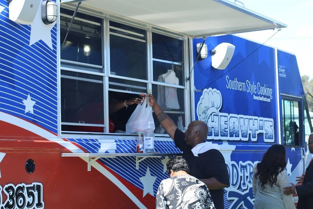 Heavys Food Truck | restaurant | 2243 11th St S, St. Petersburg, FL 33705, USA | 7272803651 OR +1 727-280-3651