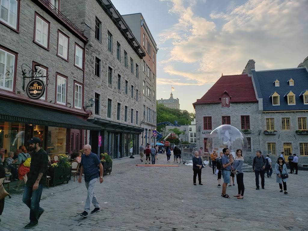 Le Bistro | restaurant | 690 Boulevard René-Lévesque E, Québec, QC G1R 5A8, Canada | 4186476576 OR +1 418-647-6576