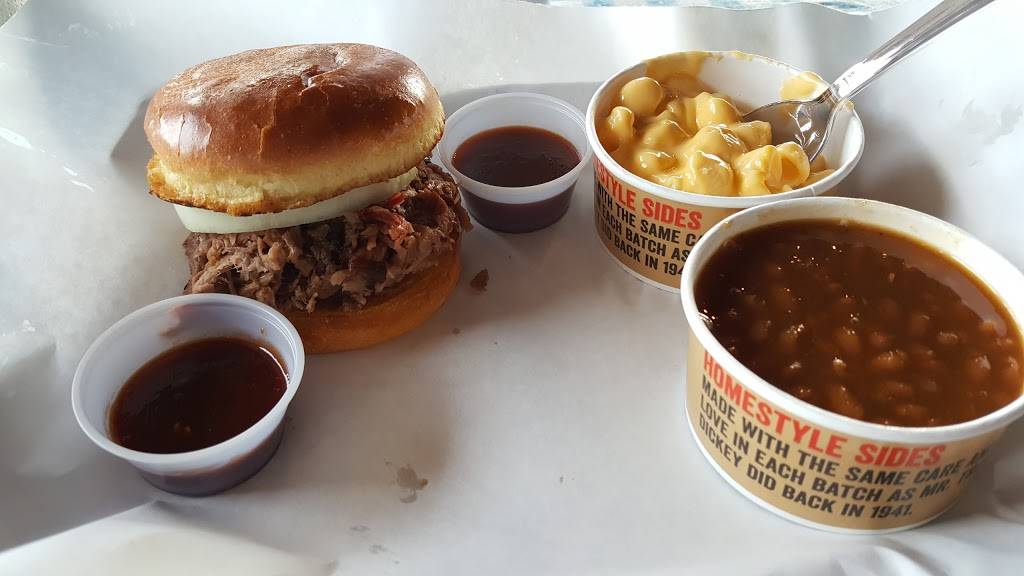 Dickeys Barbecue Pit | restaurant | 5597 S Rainbow Blvd Ste 110, Las Vegas, NV 89118, USA | 7027764200 OR +1 702-776-4200