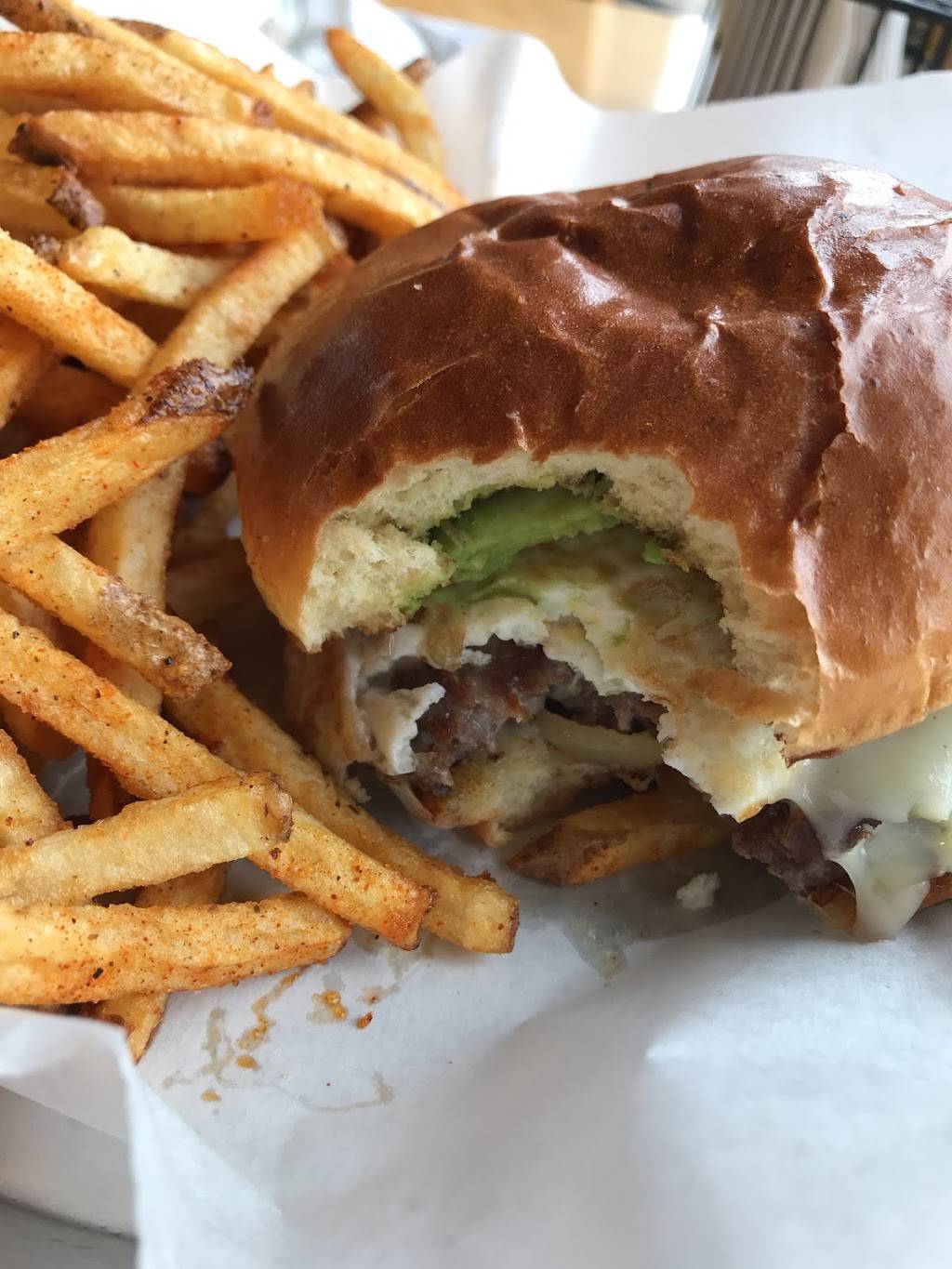 Meatheads Burgers & Fries | restaurant | 7137 Kingery Hwy, Willowbrook, IL 60527, USA | 6303256608 OR +1 630-325-6608