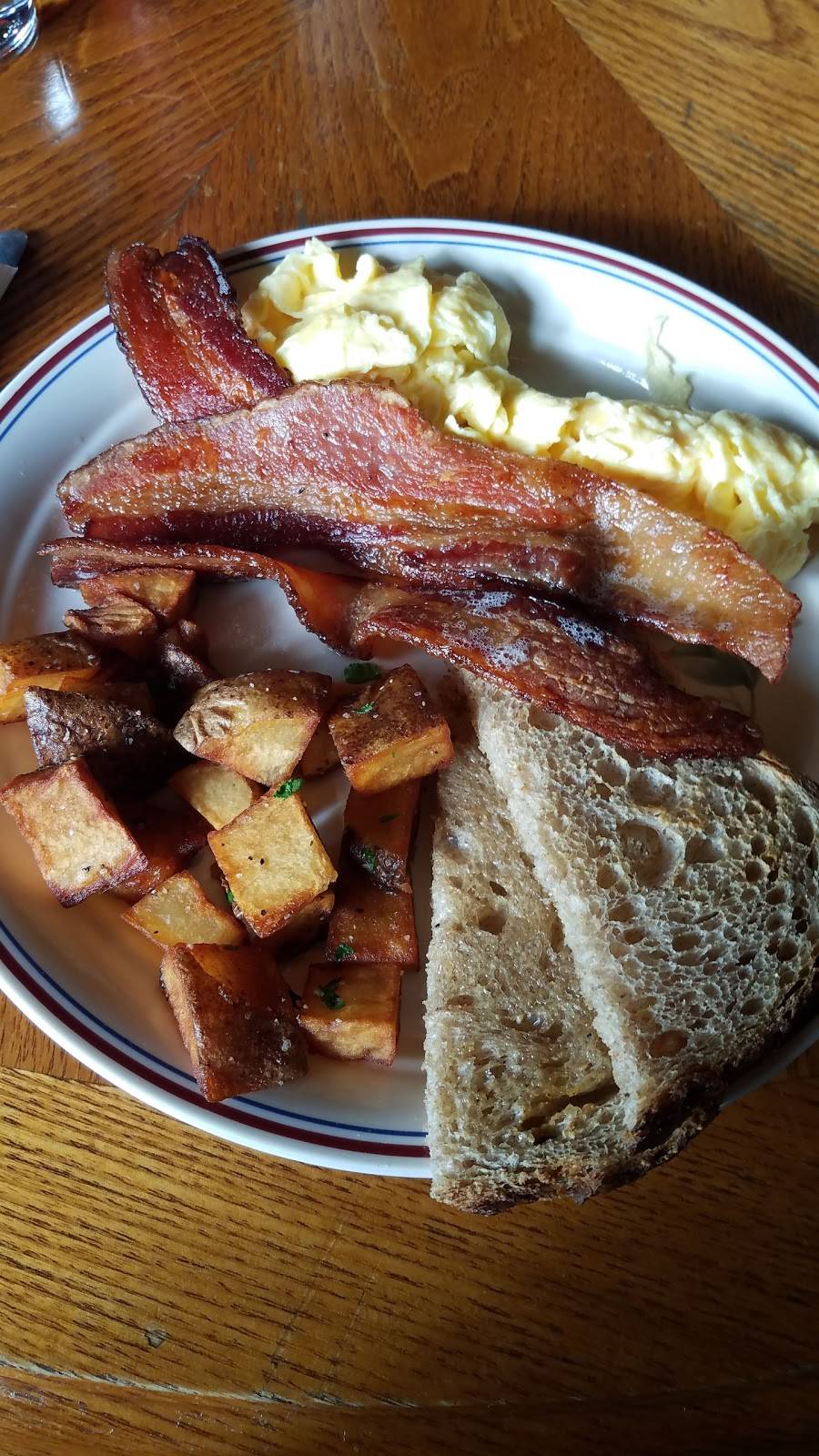 Mickeys Tavern | restaurant | 1524 Williamson St, Madison, WI 53703, USA | 6082519964 OR +1 608-251-9964