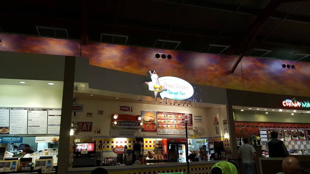 Street Burgers | restaurant | 1 W Flatiron Crossing Dr, Broomfield, CO 80021, USA | 3034699484 OR +1 303-469-9484