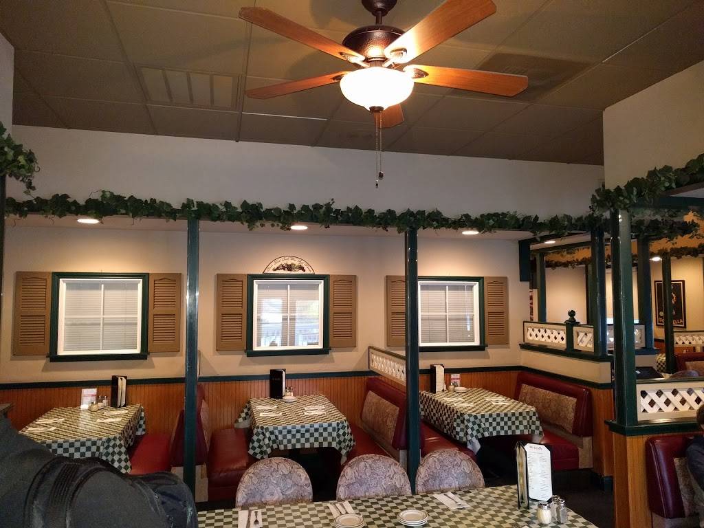 Di Ciccos | restaurant | 40282 CA-41, Oakhurst, CA 93644, USA | 5596415588 OR +1 559-641-5588