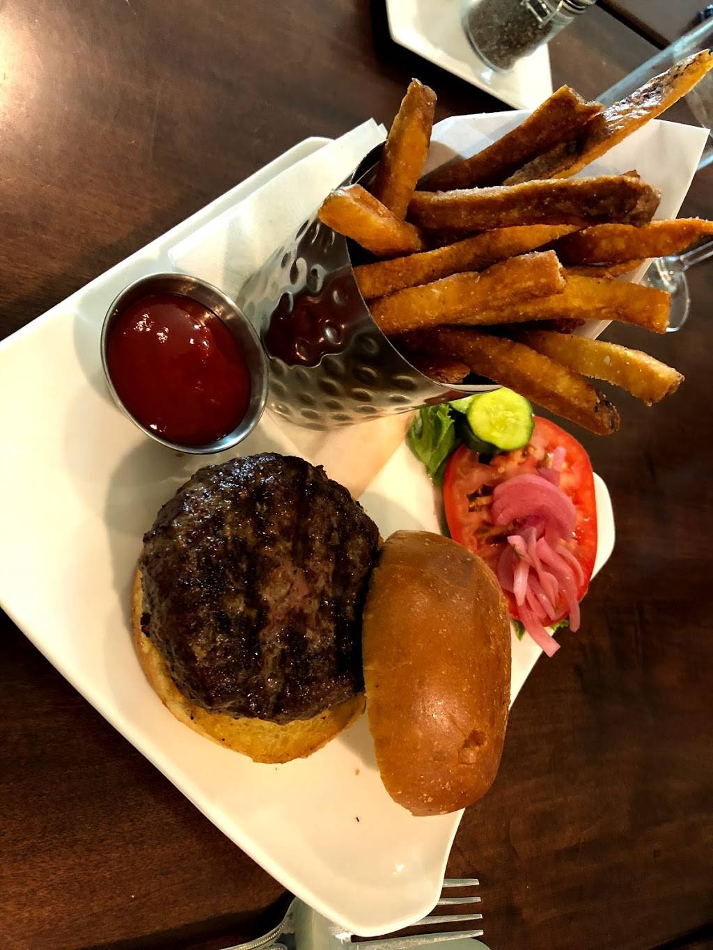 Champneys | restaurant | 81 Old Main St, Deerfield, MA 01342, USA | 4137723087 OR +1 413-772-3087