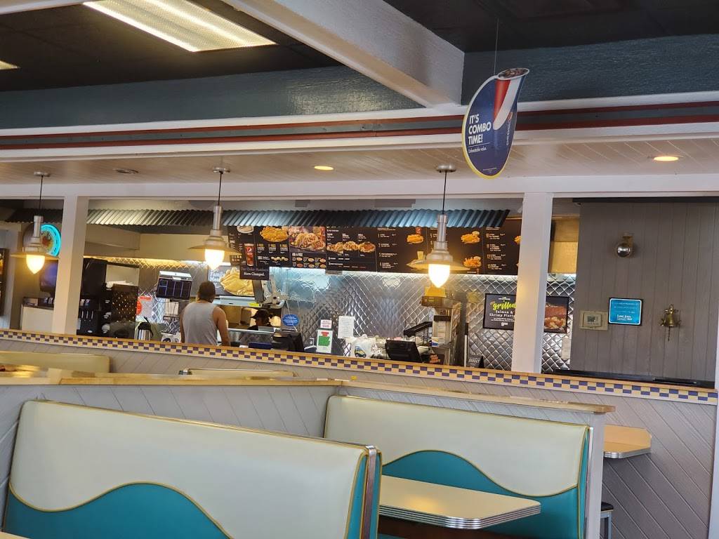 Long John Silvers | restaurant | 6740 N Blackstone Ave, Fresno, CA 93710, USA | 5594328037 OR +1 559-432-8037