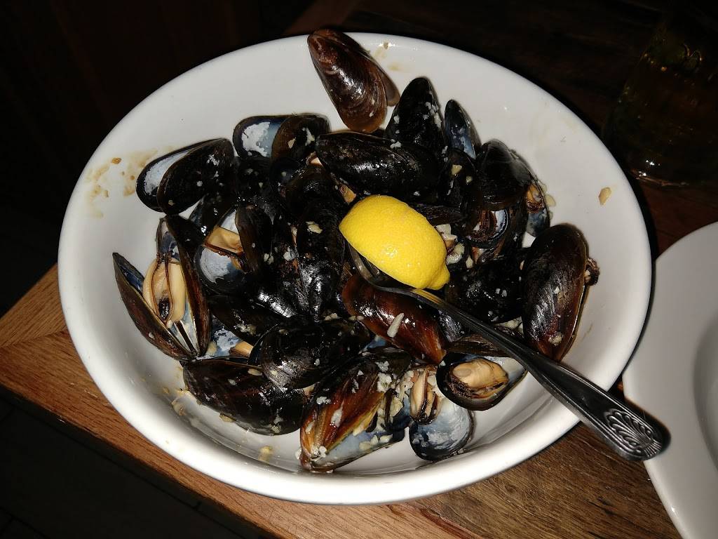 Bunkys Raw Bar & Seafood Grill | restaurant | 2372 N Hwy A1A, Indialantic, FL 32903, USA | 3217772526 OR +1 321-777-2526