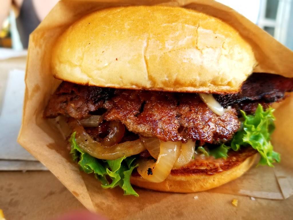 Graze Premium Burgers | restaurant | 5635 E Broadway Blvd, Tucson, AZ 85711, USA | 5203472159 OR +1 520-347-2159
