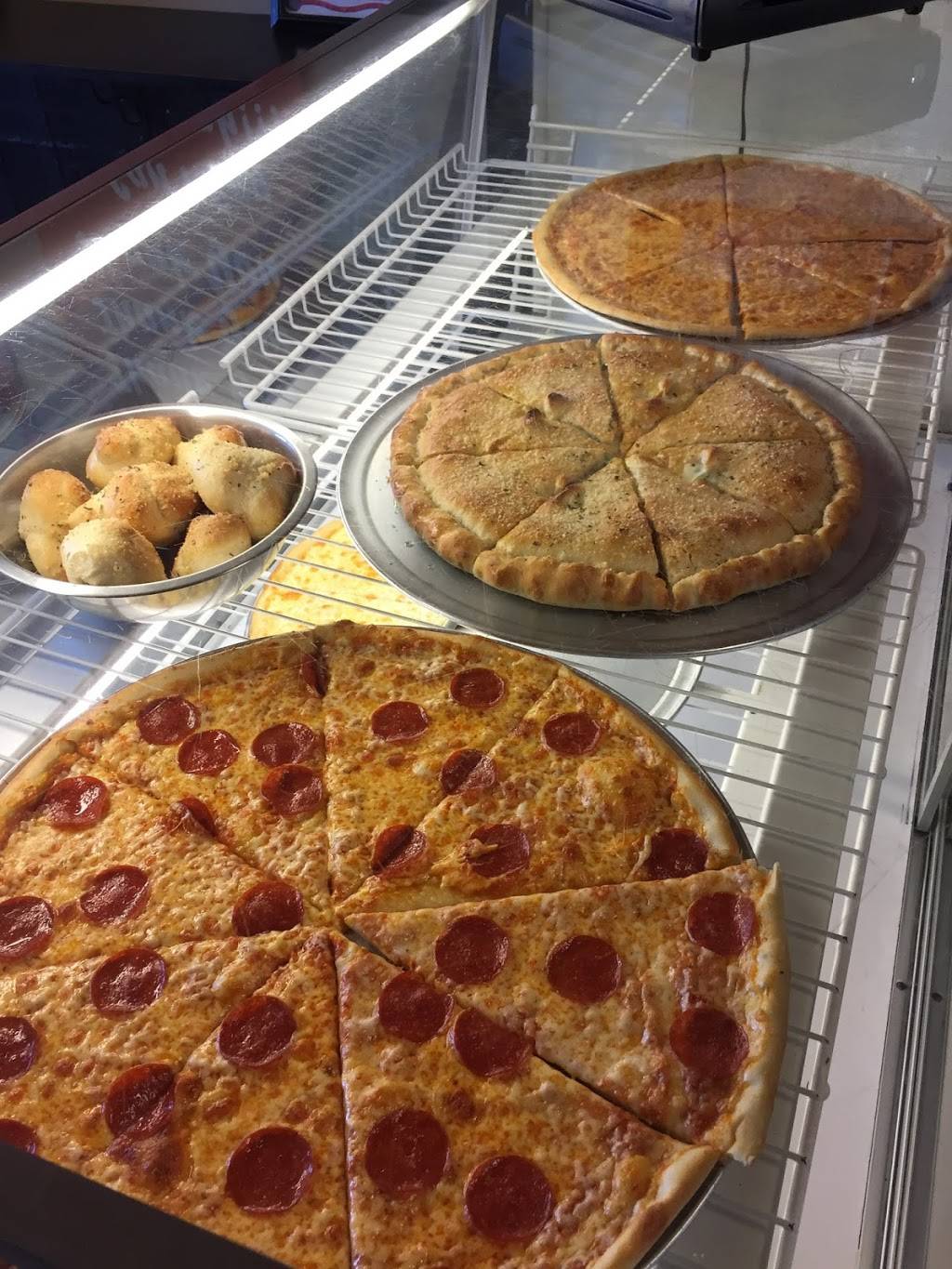 Docs Pizzeria & Fish Fry | restaurant | 3797 Milton Ave, Camillus, NY 13031, USA | 3154872698 OR +1 315-487-2698