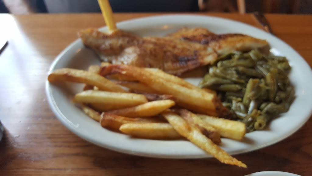 Cracker Barrel Old Country Store | restaurant | 2494 Airport Rd, Jackson, MI 49202, USA | 5177835300 OR +1 517-783-5300