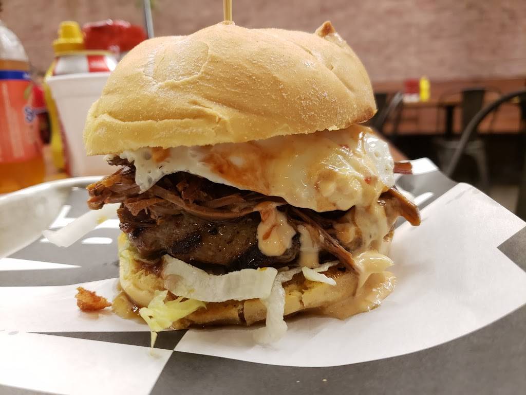 Benny & Fils | restaurant | 4944 Chemin Queen Mary, Montréal, QC H3W 1X2, Canada | 5147355858 OR +1 514-735-5858