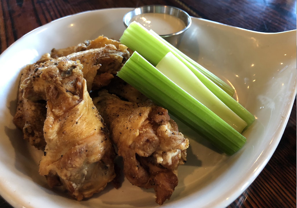 The Nest at Falcon Lakes | restaurant | 4605 Clubhouse Dr, Basehor, KS 66007, USA | 9136624000 OR +1 913-662-4000