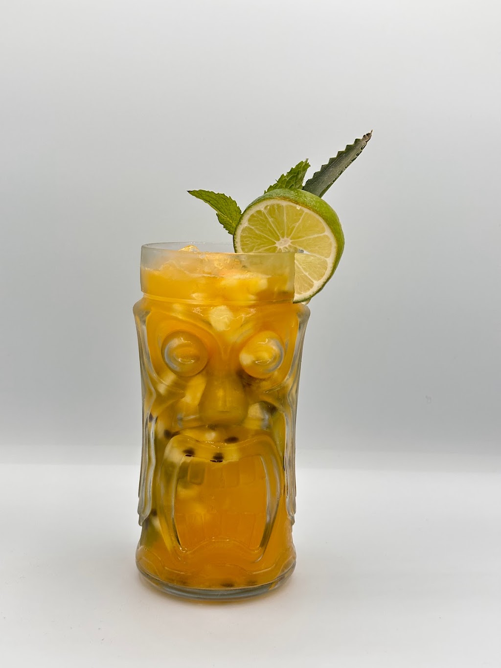 La Playa Fresh Seafood | restaurant | 6410 Detroit Ave, Cleveland, OH 44102, USA | 2163312757 OR +1 216-331-2757