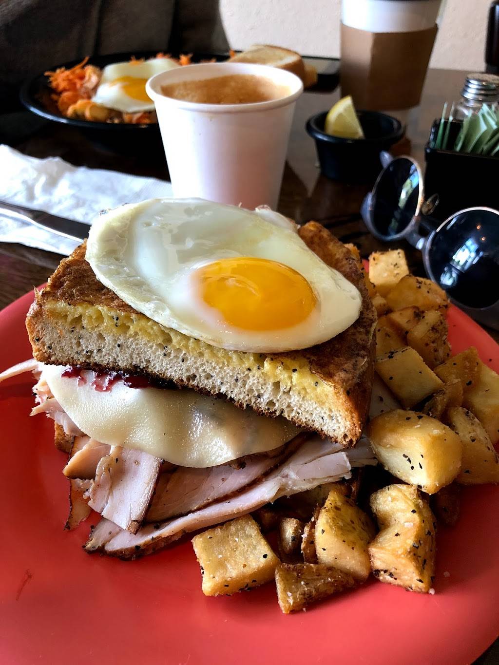 Market Street Cafe & Apothecary | restaurant | 102 E Market St, Lockhart, TX 78644, USA | 5126683065 OR +1 512-668-3065