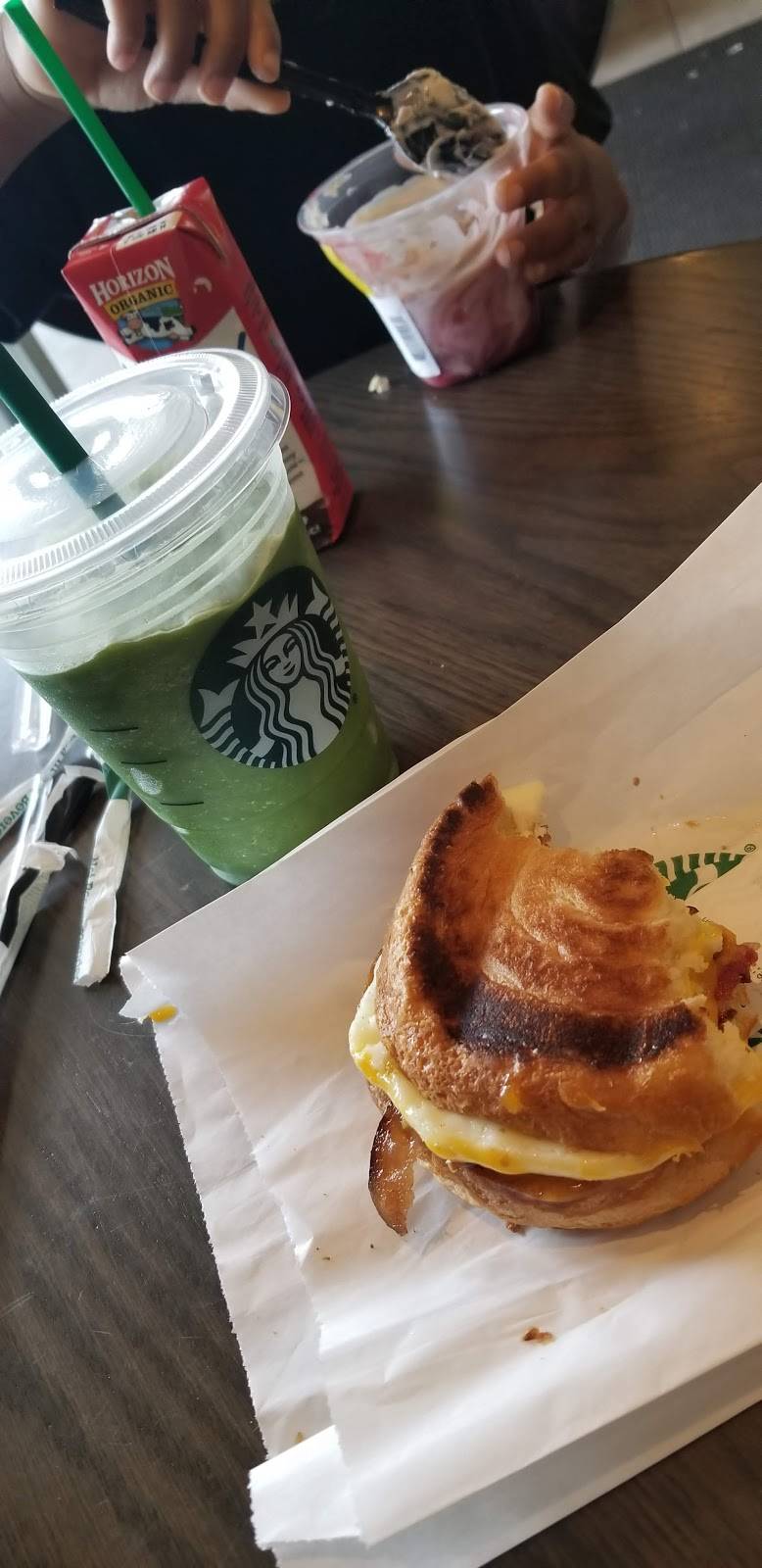 Starbucks | cafe | 8919 A, Woodyard Rd Bld 4, Clinton, MD 20735, USA | 3018563190 OR +1 301-856-3190