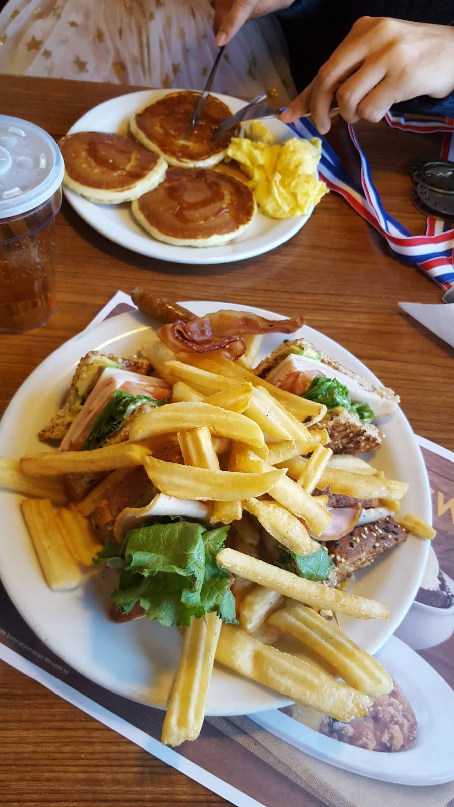 Dennys | restaurant | 502 N Vineyard Ave, Ontario, CA 91764, USA | 9099371720 OR +1 909-937-1720