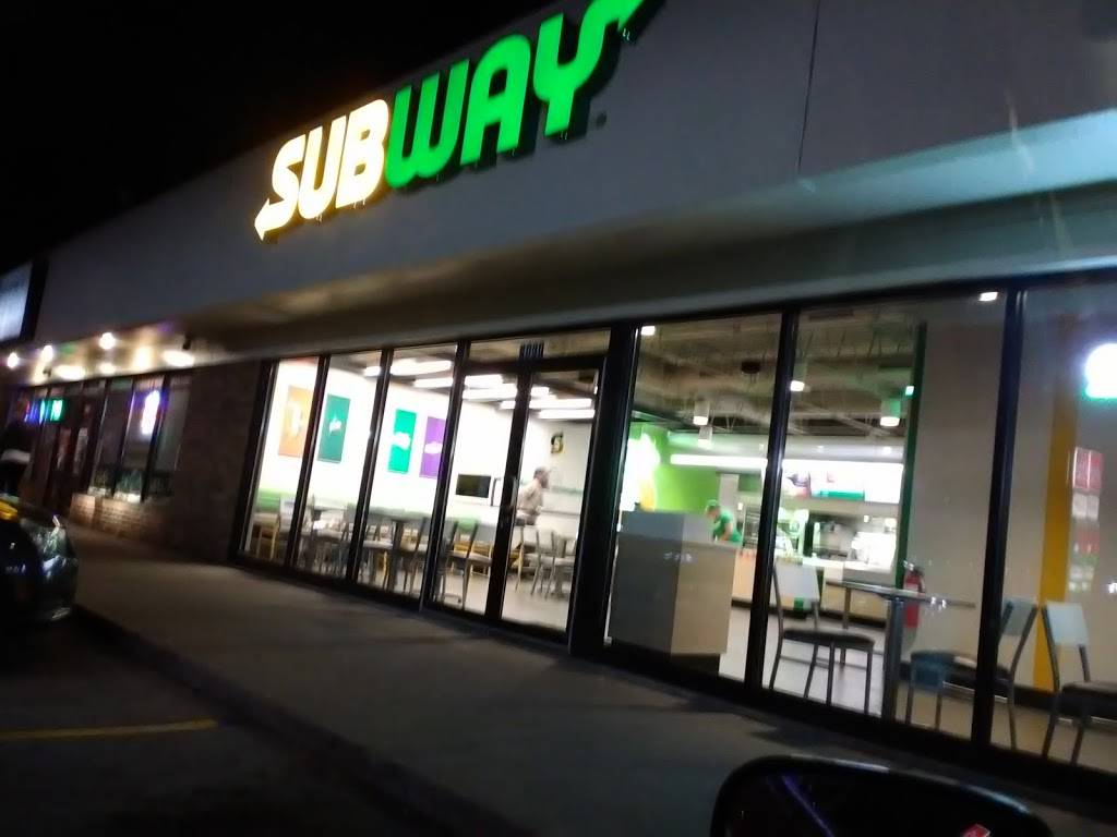 Subway | restaurant | 8090 Forest Hills Rd, Loves Park, IL 61111, USA | 8152829404 OR +1 815-282-9404