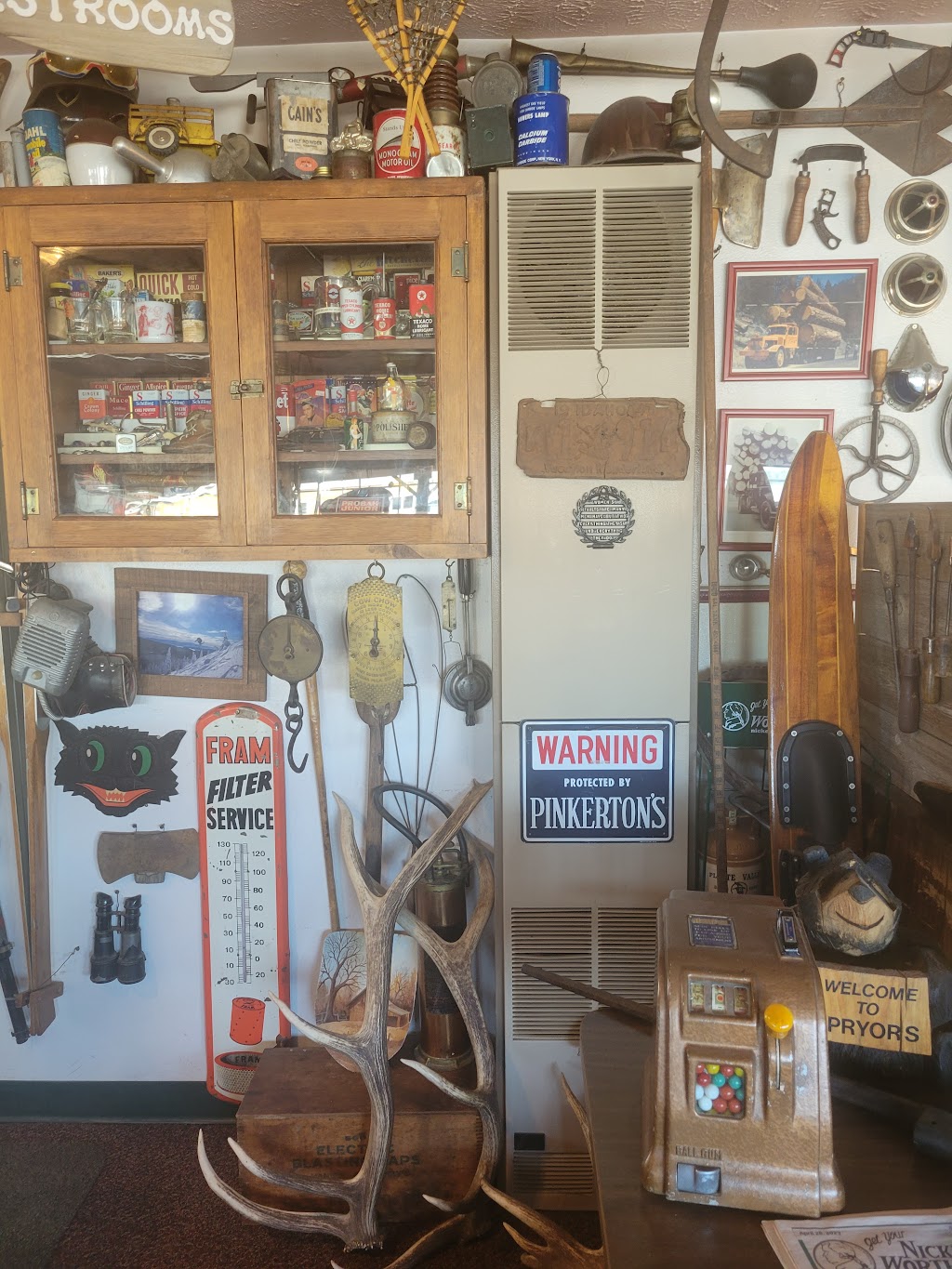 Pryors Restaurant | restaurant | 24706 E Wellesley Ave, Otis Orchards-East Farms, WA 99027, USA | 5092263707 OR +1 509-226-3707