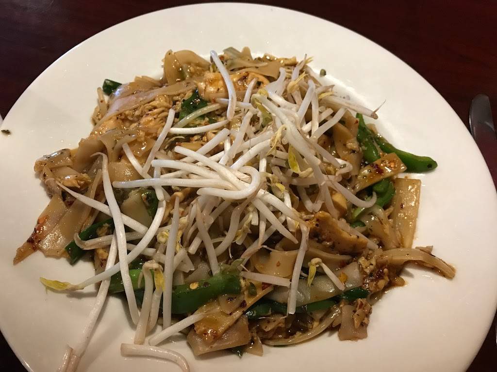 Bangkok City Thai Cuisine | restaurant | 24350 W 10 Mile Rd, Southfield, MI 48033, USA | 2482003492 OR +1 248-200-3492