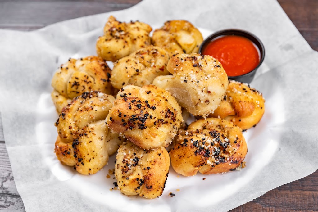 Krispy Krunchy Chicken & Pizzeria | restaurant | 67-03 Fresh Pond Rd, Queens, NY 11385, USA | 9293878133 OR +1 929-387-8133