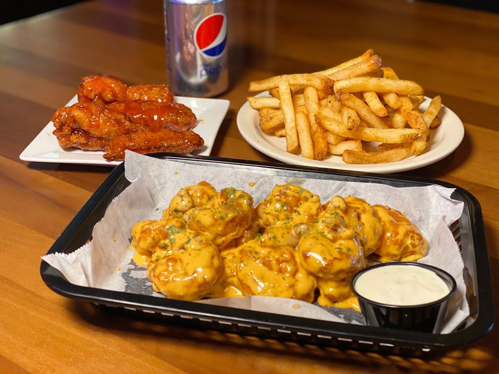 Wing Run | restaurant | 324 S Racine Ave, Chicago, IL 60607, USA | 3123748915 OR +1 312-374-8915