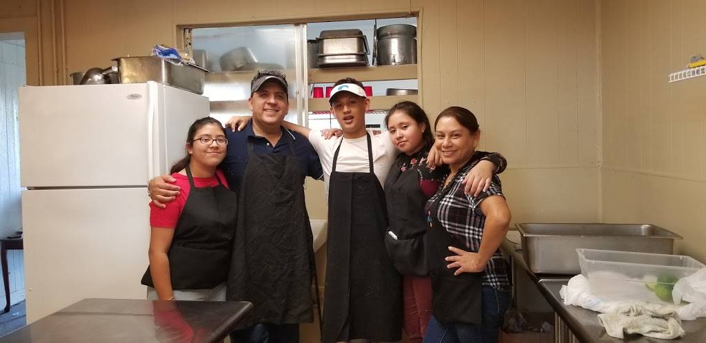 El Tío Taquitos | restaurant | 6053 W Commerce St, San Antonio, TX 78237, USA | 2106004050 OR +1 210-600-4050