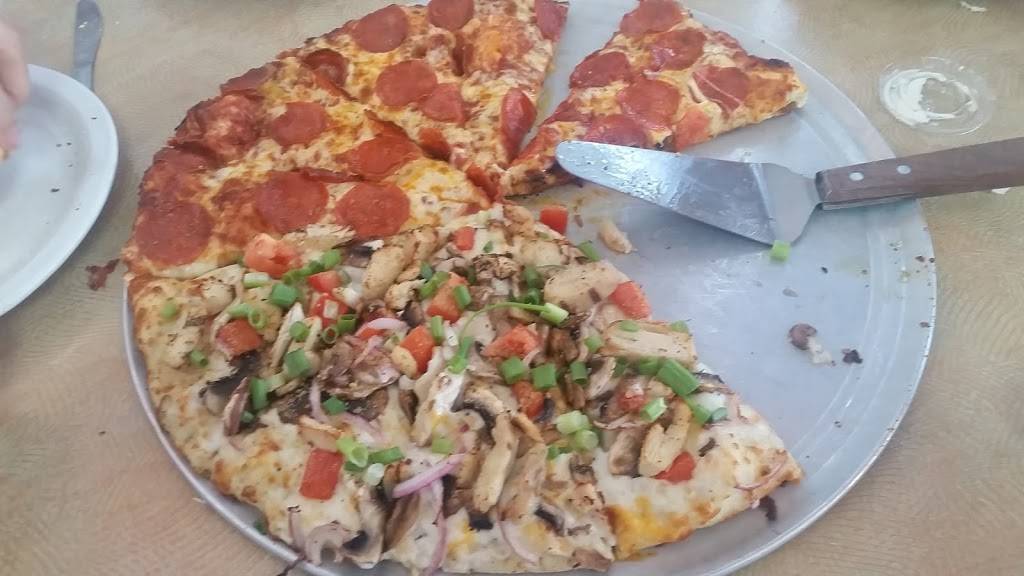 Round Table Pizza | meal delivery | 2854 Mountain Blvd, Oakland, CA 94602, USA | 5103363333 OR +1 510-336-3333