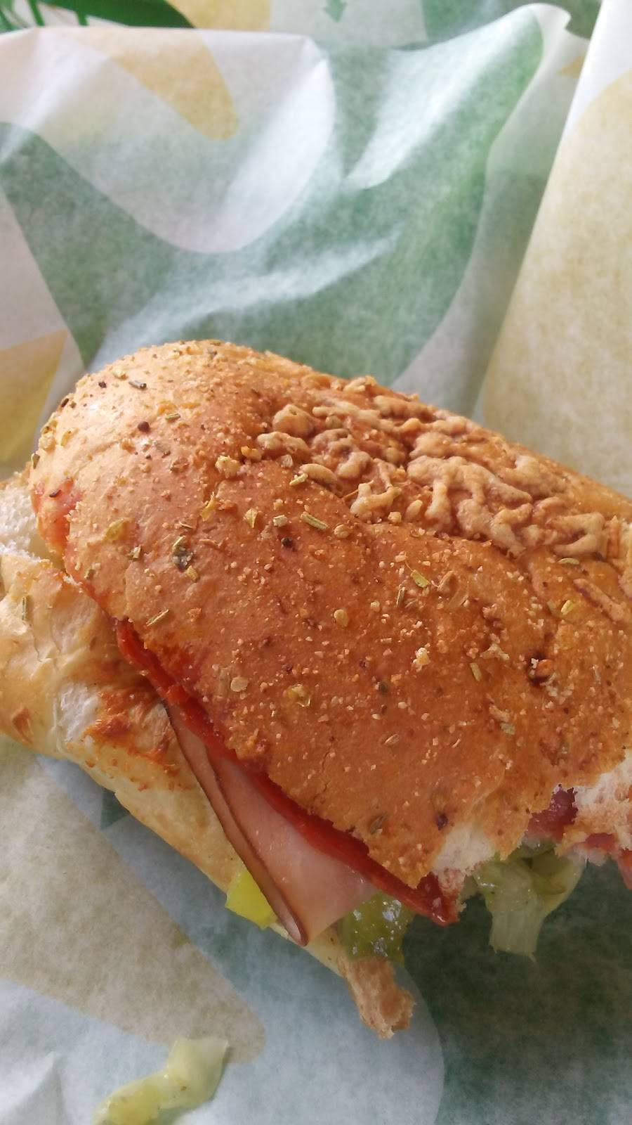 Subway | meal takeaway | 2255 N Greenwich Rd, Wichita, KS 67207, USA | 3166369199 OR +1 316-636-9199