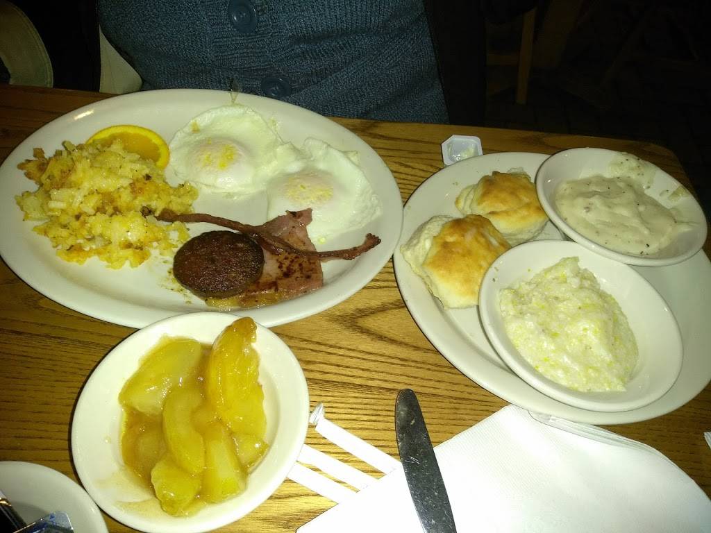 Cracker Barrel Old Country Store | restaurant | 1395 Ford St, Maumee, OH 43537, USA | 4194826096 OR +1 419-482-6096