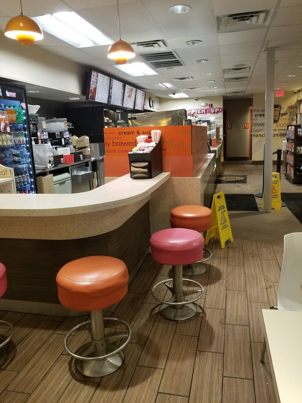 Dunkin | bakery | 543 Southern Artery, Quincy, MA 02169, USA | 6174729502 OR +1 617-472-9502