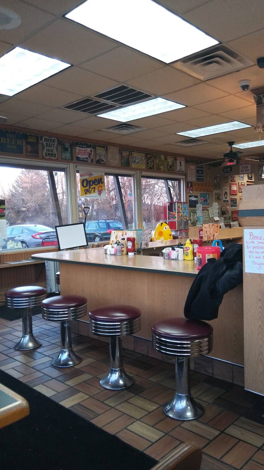 George Webb Restaurant | cafe | 4845 W Forest Home Ave, Milwaukee, WI 53219, USA | 4142494100 OR +1 414-249-4100