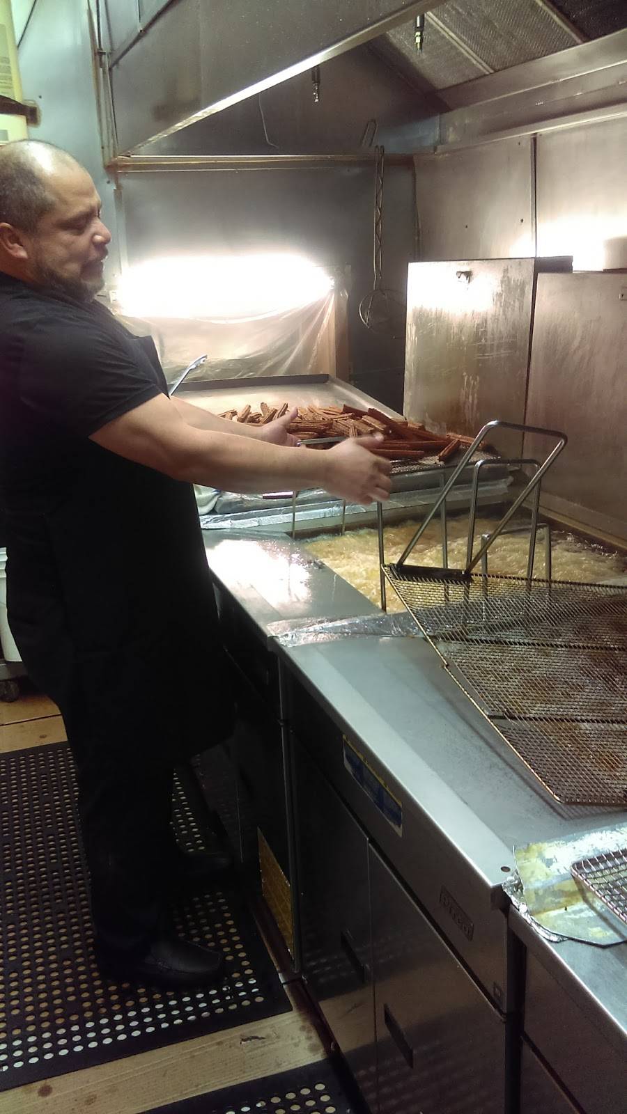 Don Churro | meal takeaway | 1626 S Blue Island Ave, Chicago, IL 60608, USA | 3127333173 OR +1 312-733-3173