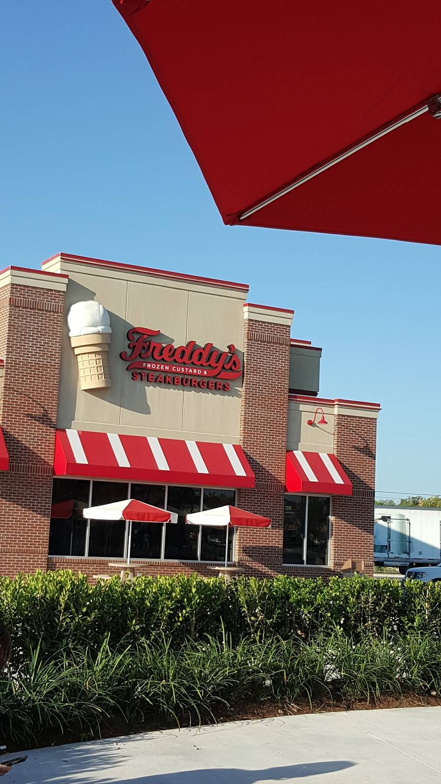 Freddys Frozen Custard & Steakburgers | restaurant | 817 N Jack Kultgen Expy, Waco, TX 76706, USA | 2543017330 OR +1 254-301-7330