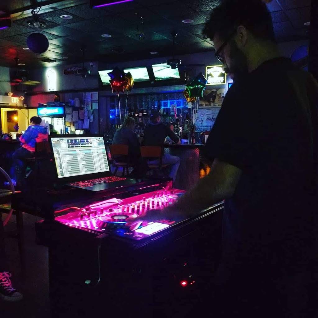 Nicks Bar & Grill | restaurant | 3900 Nameoki Rd, Granite City, IL 62040, USA | 6187097558 OR +1 618-709-7558