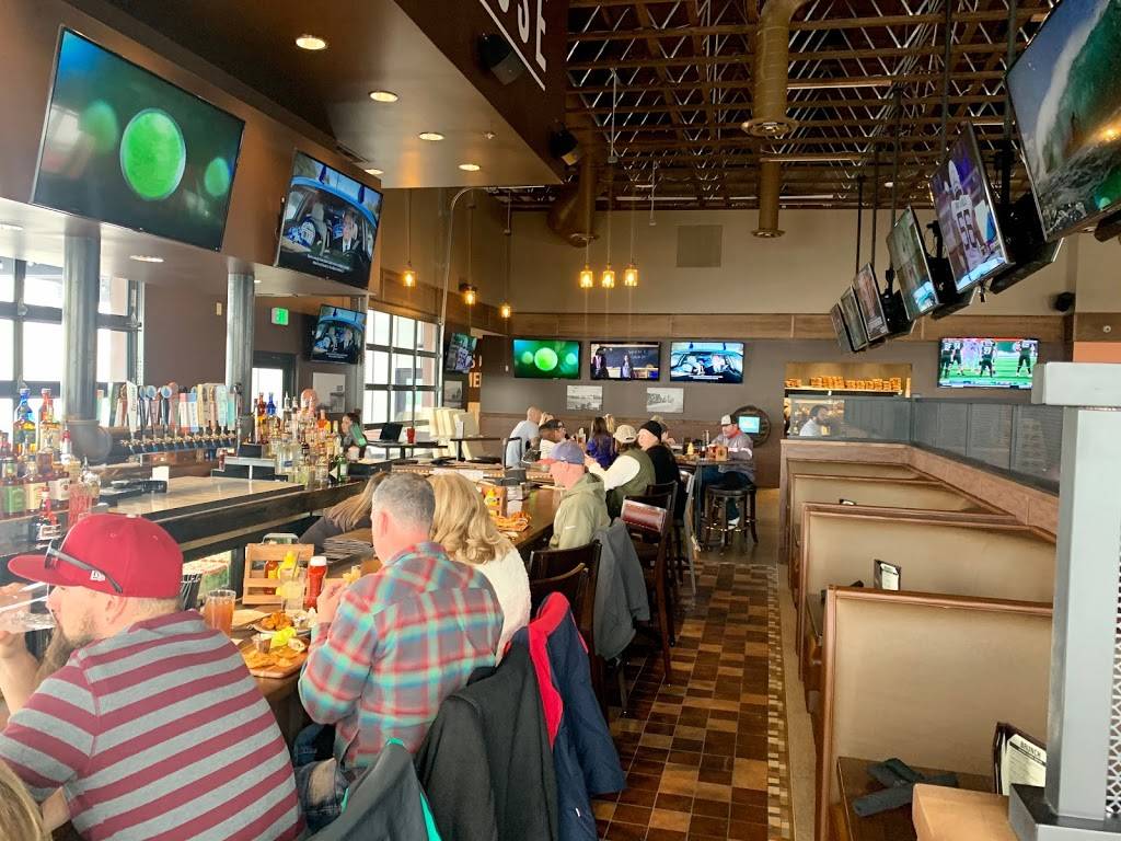 State House | restaurant | 15591 E 104th Ave, Commerce City, CO 80022, USA | 7203888789 OR +1 720-388-8789