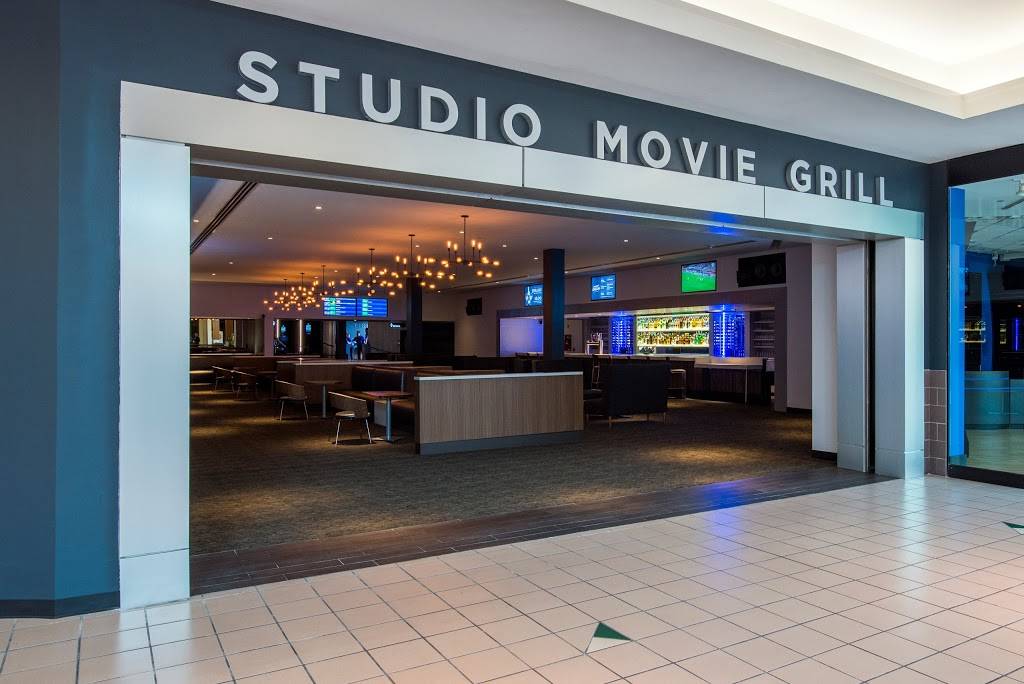 Studio Movie Grill Tampa | restaurant | University Mall, 12332 University Mall Ct, Tampa, FL 33612, USA | 8132413800 OR +1 813-241-3800