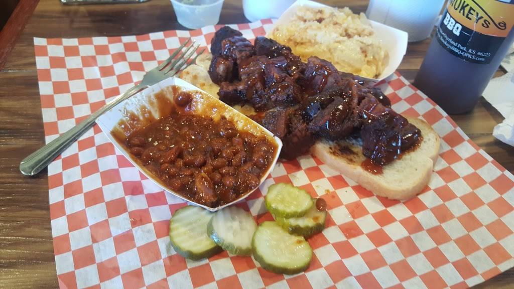 Smokeys On The Boulevard BBQ | restaurant | 8669 W 135th St, Overland Park, KS 66223, USA | 9138977427 OR +1 913-897-7427