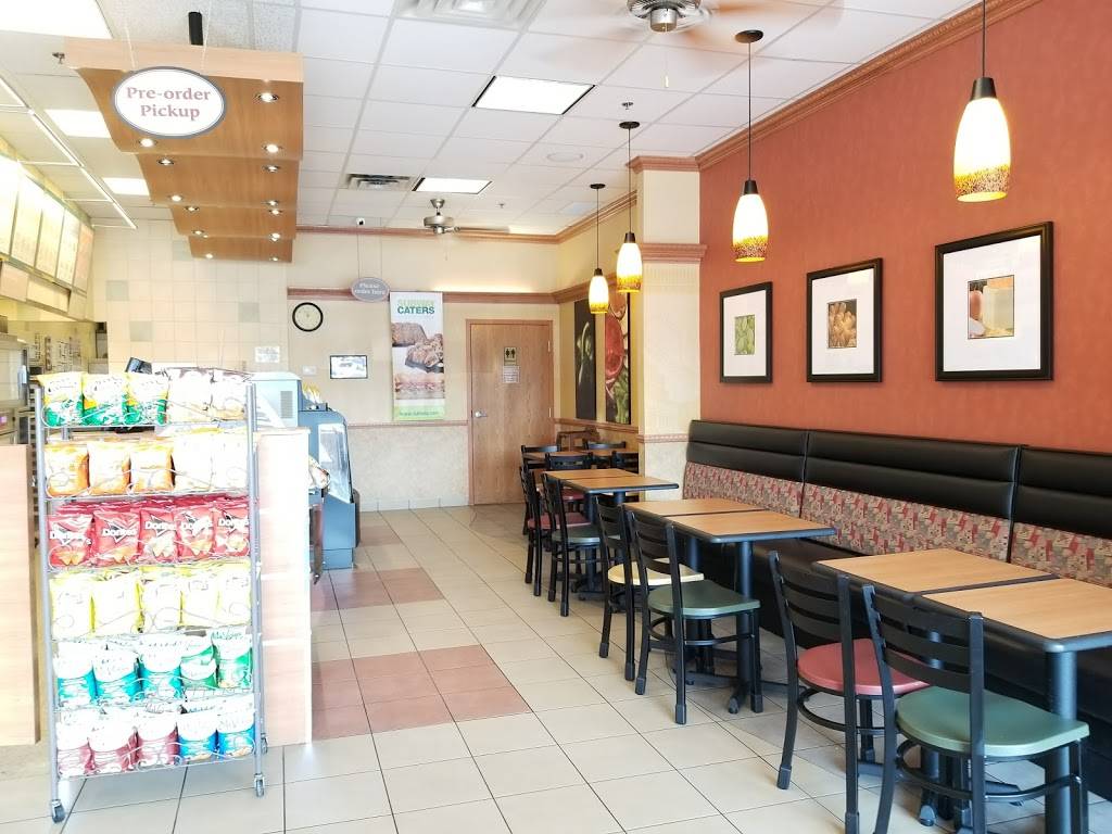 Subway | meal takeaway | 5636 Glen Erin Dr Unit 2A, Mississauga, ON L5M 6B1, Canada | 9058584789 OR +1 905-858-4789