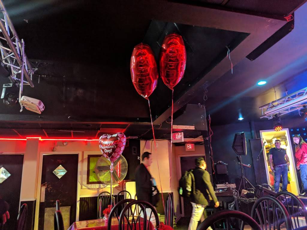 El Puente De Oro Restaurant | restaurant | 11123 Veirs Mill Rd Suite #B, Wheaton, MD 20902, USA | 3019423070 OR +1 301-942-3070