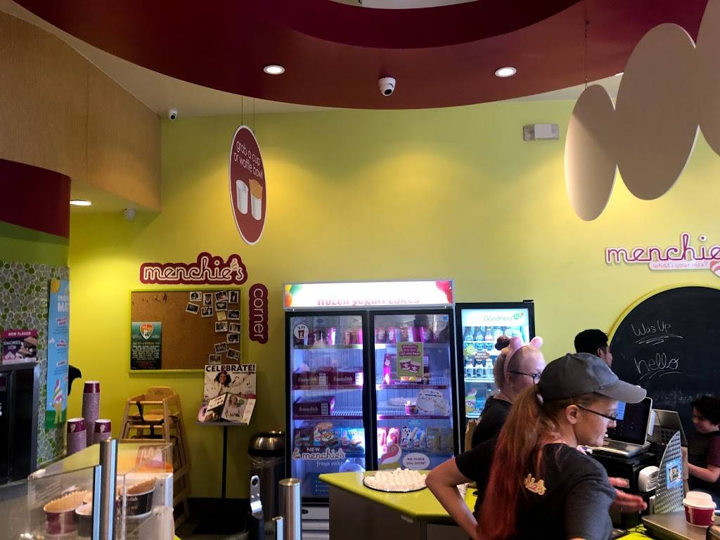 Menchies Frozen Yogurt | bakery | 1665 W, Towne Center Dr # B-4, South Jordan, UT 84095, USA | 8017272605 OR +1 801-727-2605