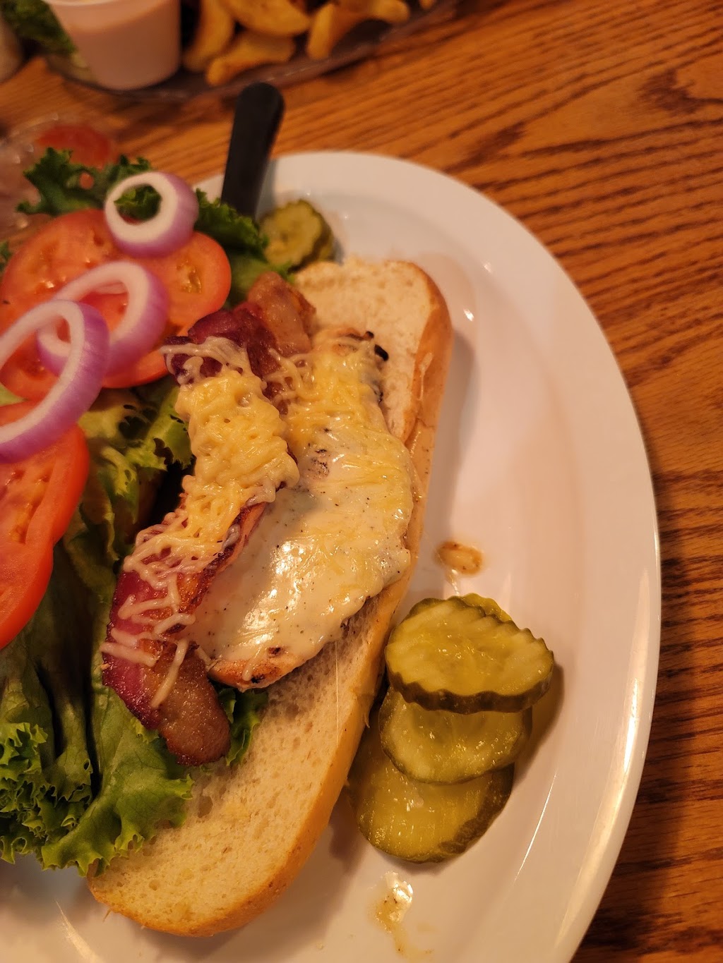 Hales Tavern | restaurant | 174 E Main St, Hermiston, OR 97838, USA | 5415677975 OR +1 541-567-7975