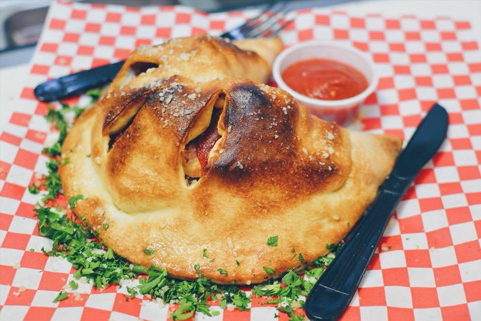 SF Hole in the Wall Pizza | meal delivery | 3244 Scott St, San Francisco, CA 94123, USA | 4157752583 OR +1 415-775-2583