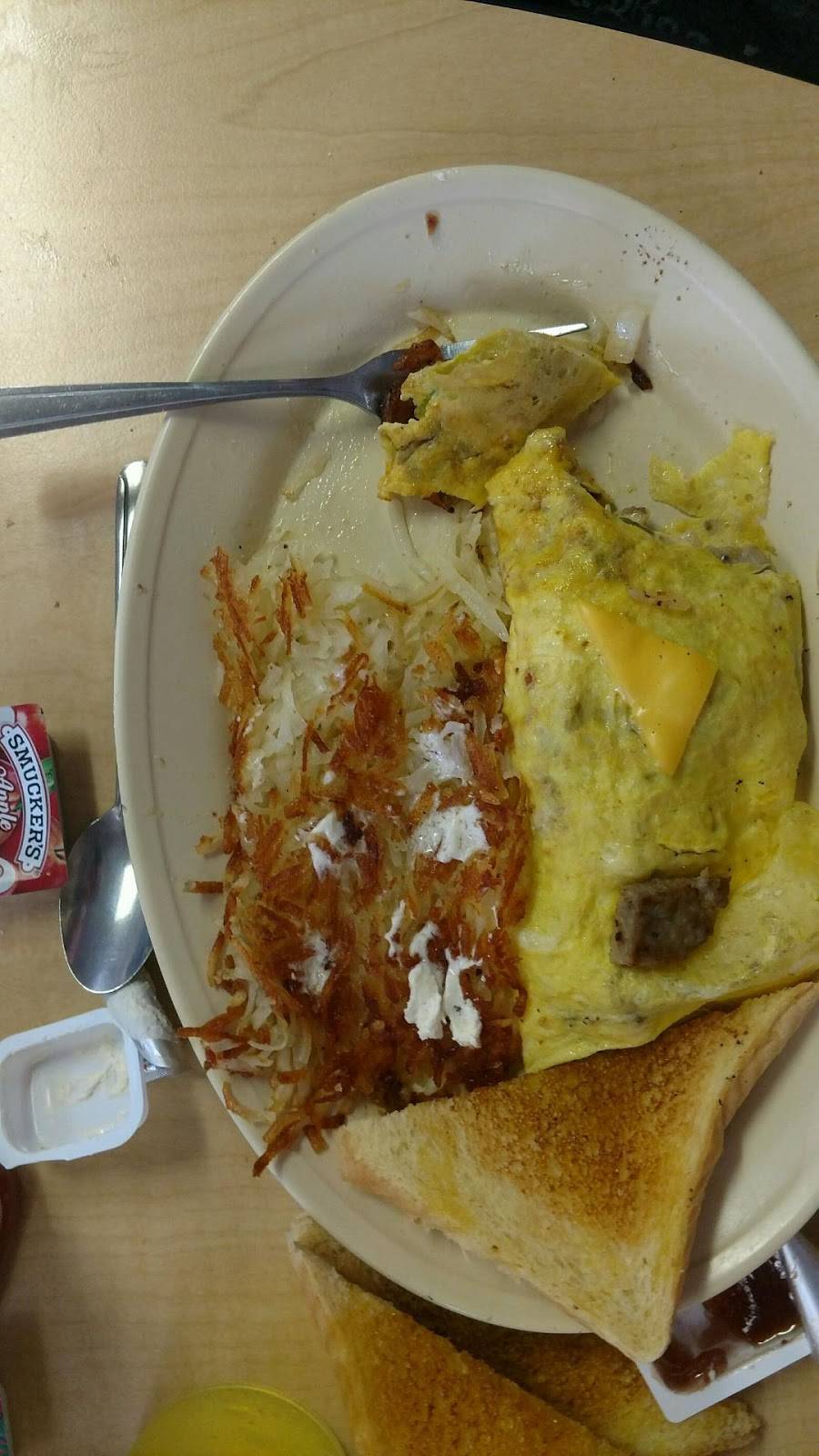 Hen House Restaurant | restaurant | 1965 N St Helen Rd, St Helen, MI 48656, USA | 9893893731 OR +1 989-389-3731