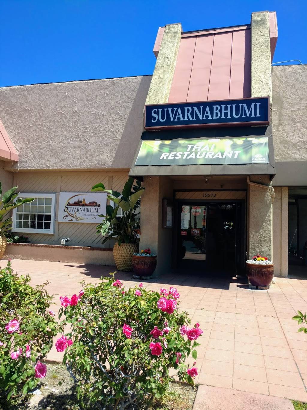 SUVARNABHUMI THAI RESTAURANT TUSTIN,CALIFORNIA | restaurant | 13572 Newport Ave, Tustin, CA 92780, USA | 7142040654 OR +1 714-204-0654
