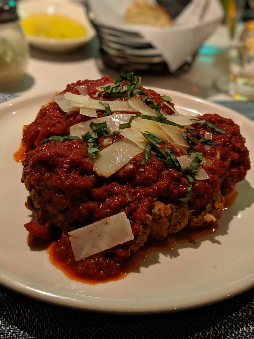 Cassarinos Restaurant | restaurant | 177 Atwells Ave, Providence, RI 02903, USA | 4016484900 OR +1 401-648-4900