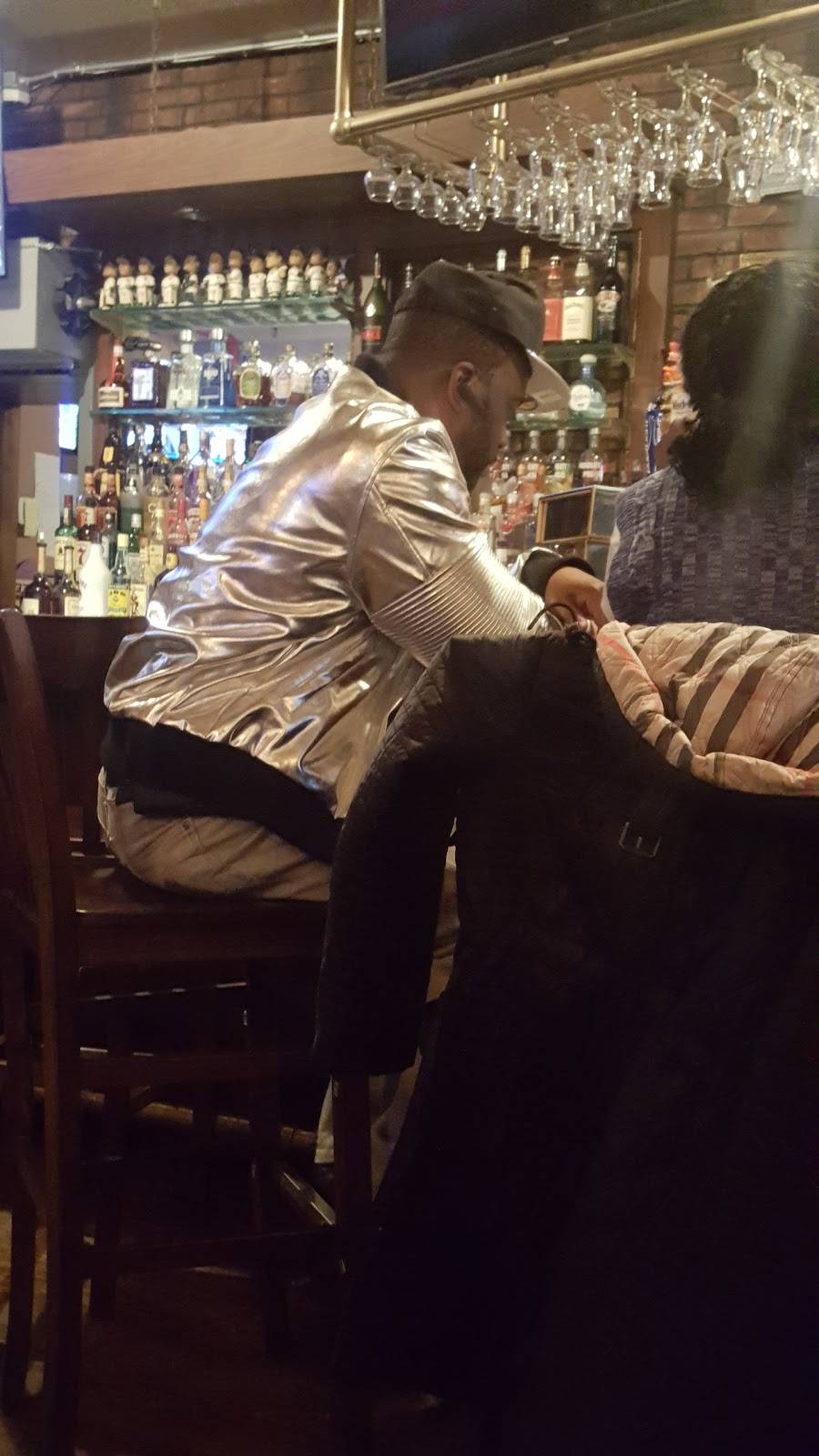 Glenroy Lunch & Tavern Inc | restaurant | 145 E 149th St, Bronx, NY 10451, USA | 7189939804 OR +1 718-993-9804