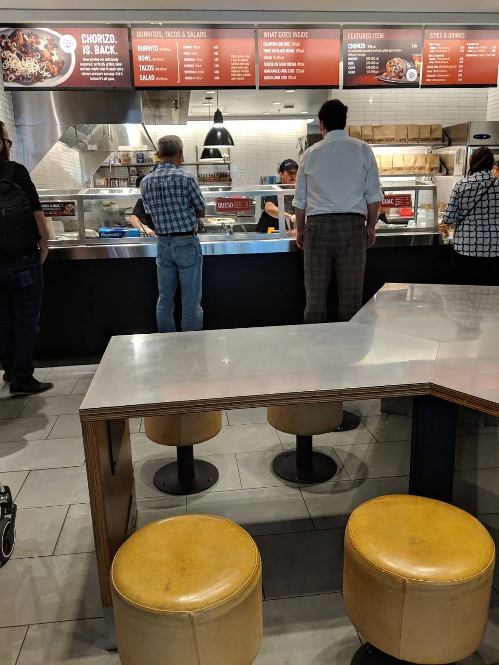 Chipotle Mexican Grill | restaurant | 5015 Westheimer Rd Ste A1285, Houston, TX 77056, USA | 7133967261 OR +1 713-396-7261