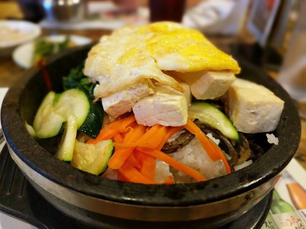 Garlic & Ginger | restaurant | 5847 SW 75th St #109, Gainesville, FL 32608, USA | 3523715911 OR +1 352-371-5911