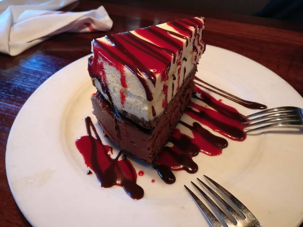 Village Tavern | restaurant | 2000 Griffith Rd, Winston-Salem, NC 27103, USA | 3367608686 OR +1 336-760-8686