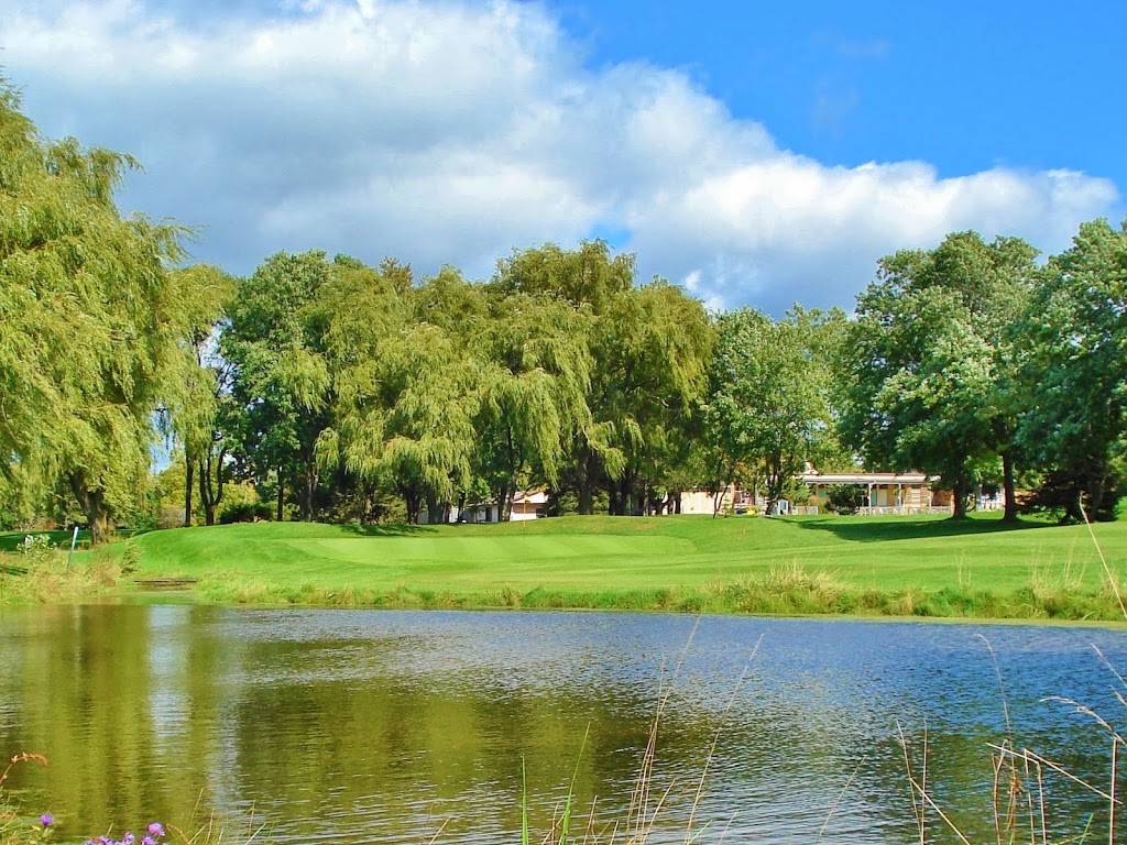 Southern Pines Golf & Country Club | meal takeaway | 8453 Airport Rd E, Mount Hope, ON L0R 1W0, Canada | 9056796308 OR +1 905-679-6308